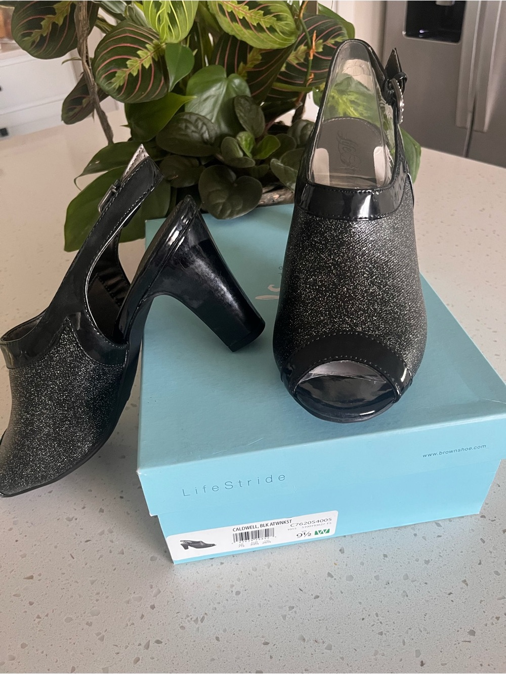 LifeStride Caldwell Black Glitter Patent Peep Toe Slingback Heels Size 9.5 NEW
